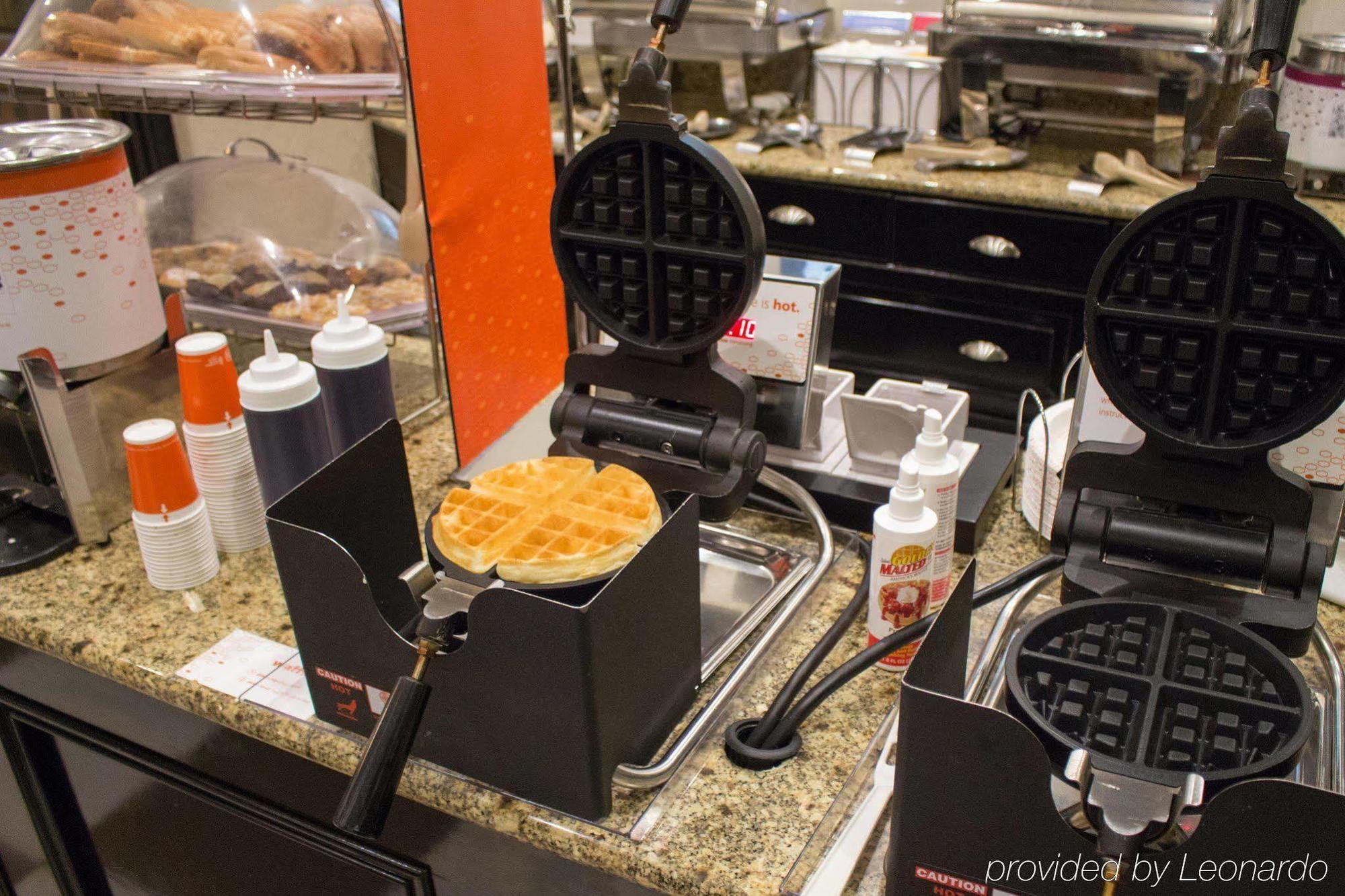 Hampton Inn & Suites Savannah Historic District מראה חיצוני תמונה